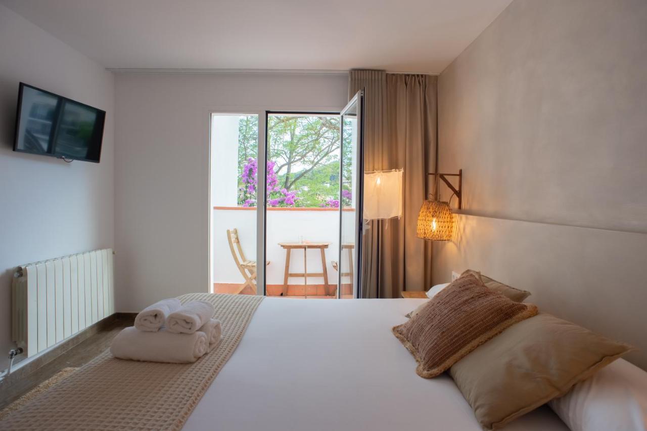 Hostal Es Niu De Тамариу Экстерьер фото