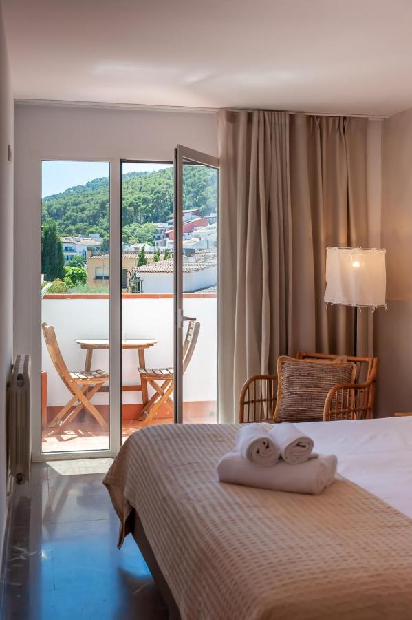 Hostal Es Niu De Тамариу Экстерьер фото