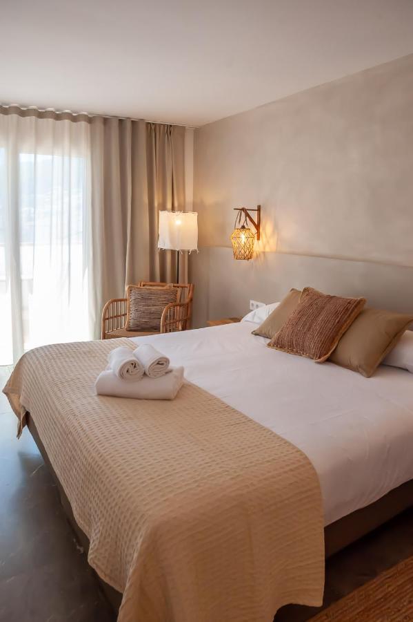 Hostal Es Niu De Тамариу Экстерьер фото