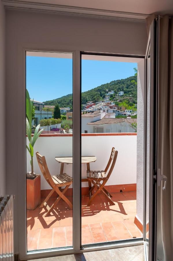 Hostal Es Niu De Тамариу Экстерьер фото